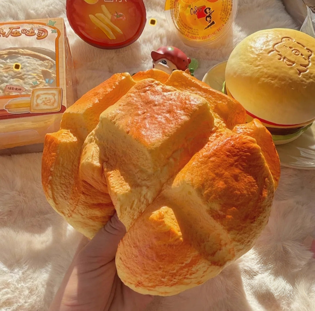 Moozy - Lava Pinapple Bun