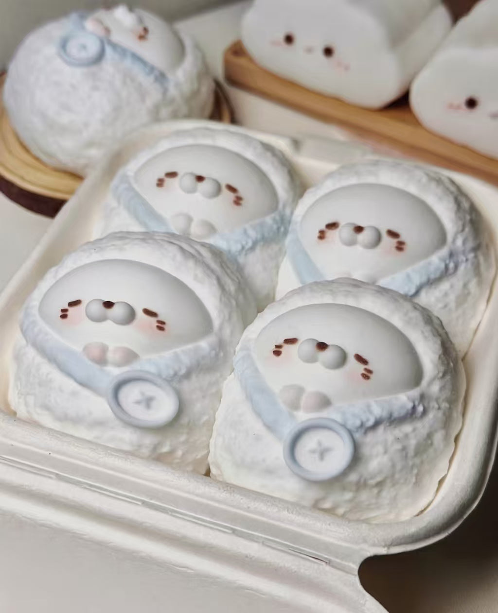 Cloud-Blanket Seal